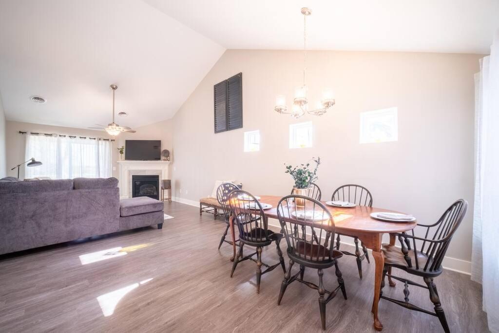 New Beautiful 3 Bedroom Condo In Bettendorf Exterior photo