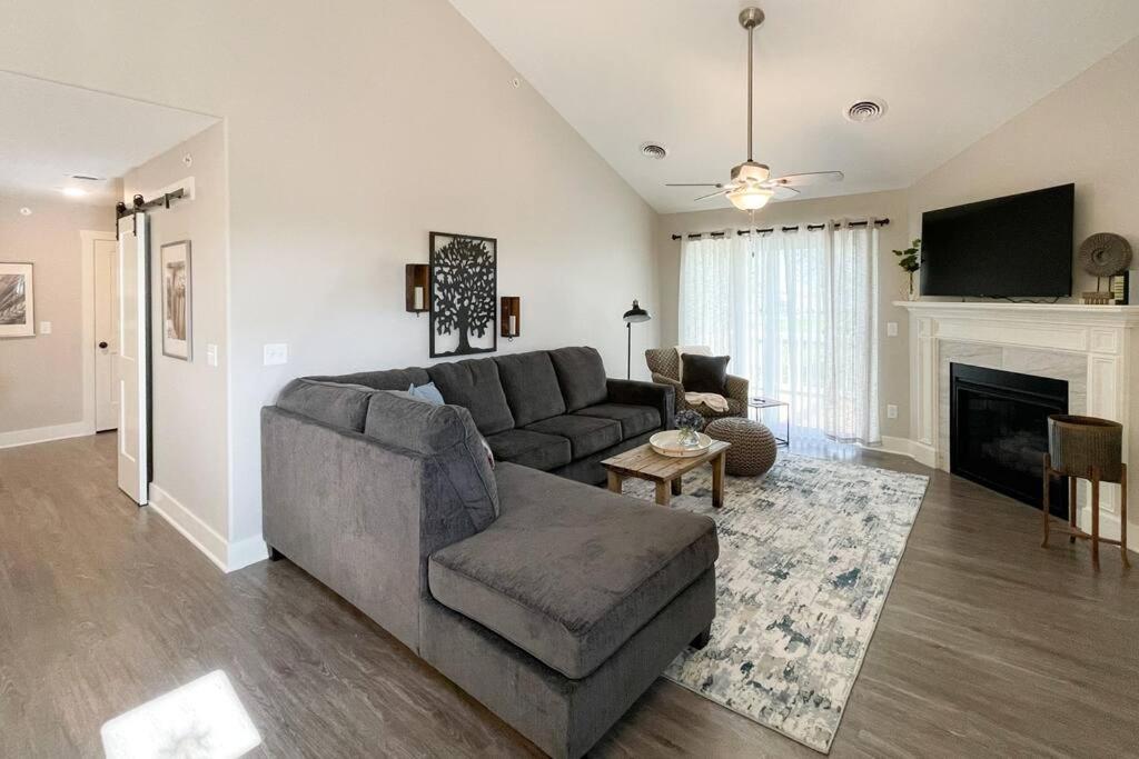 New Beautiful 3 Bedroom Condo In Bettendorf Exterior photo