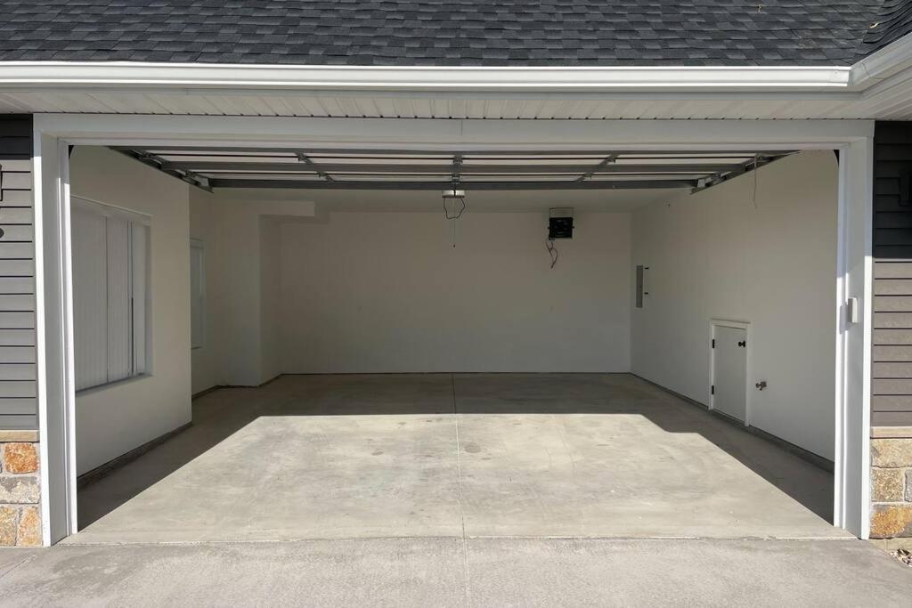 New Beautiful 3 Bedroom Condo In Bettendorf Exterior photo