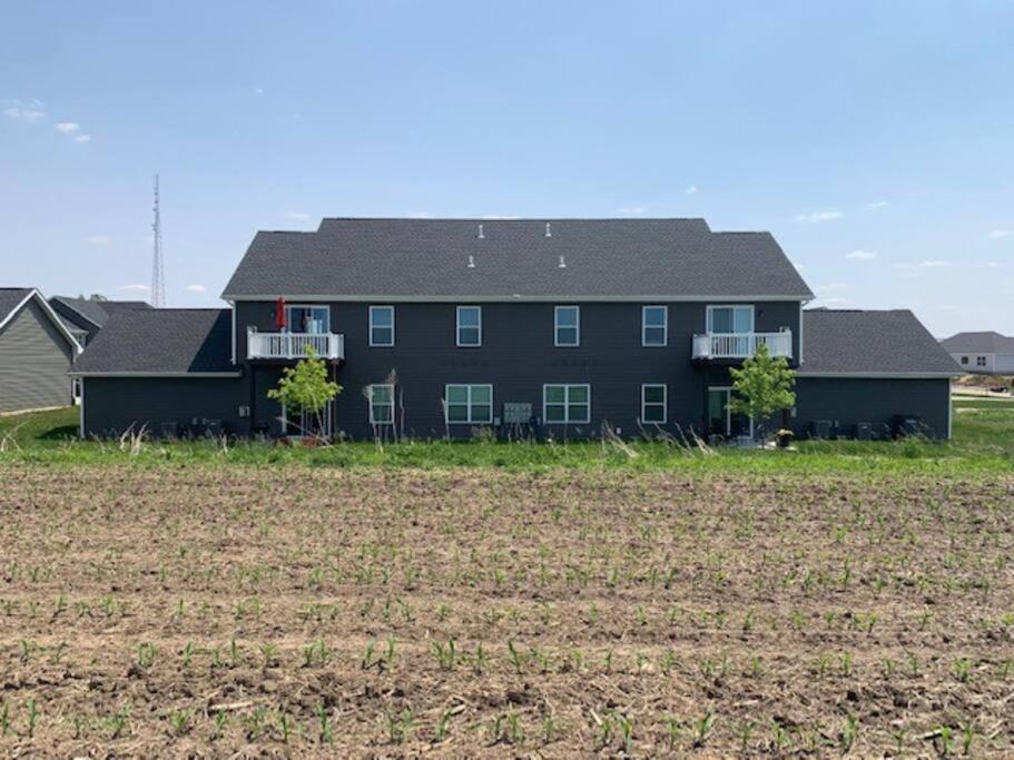 New Beautiful 3 Bedroom Condo In Bettendorf Exterior photo
