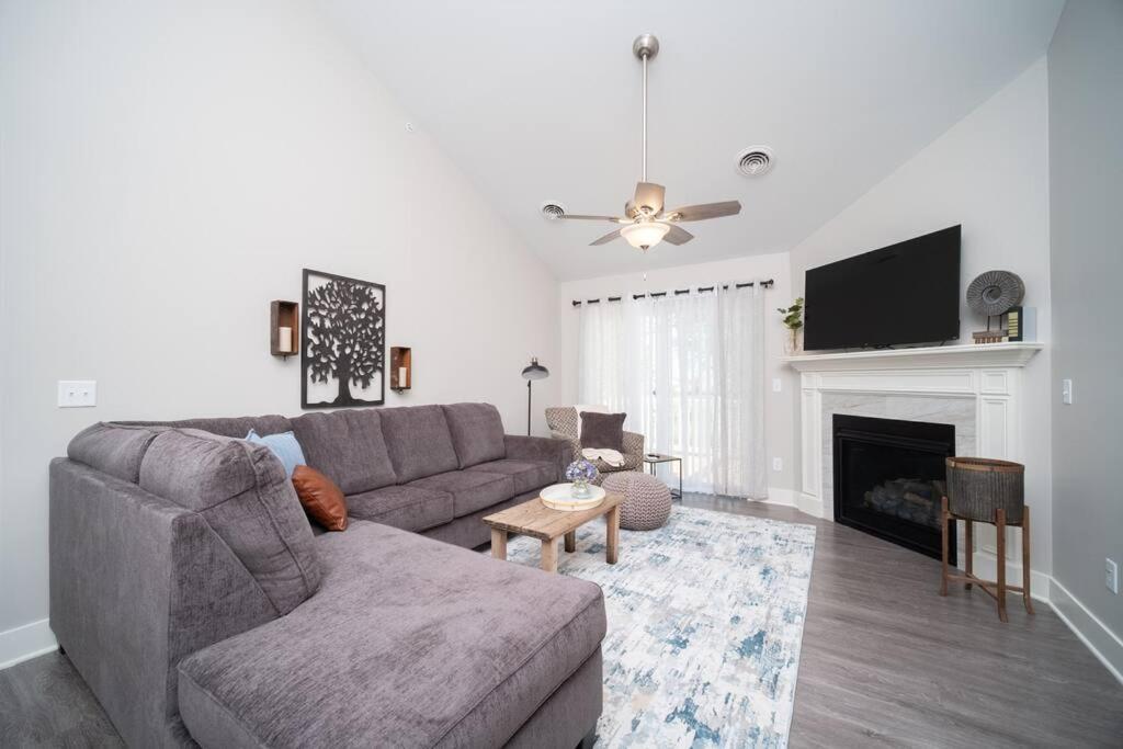 New Beautiful 3 Bedroom Condo In Bettendorf Exterior photo