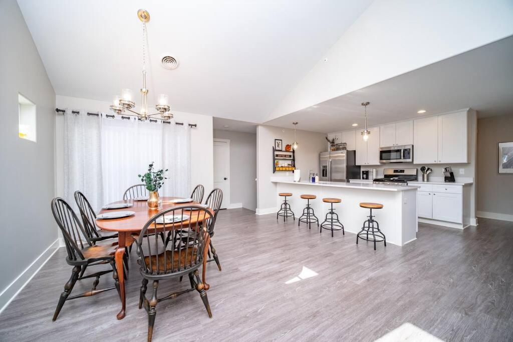 New Beautiful 3 Bedroom Condo In Bettendorf Exterior photo