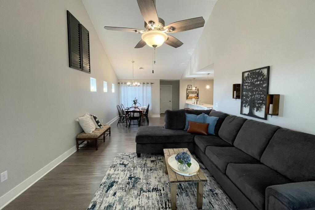 New Beautiful 3 Bedroom Condo In Bettendorf Exterior photo