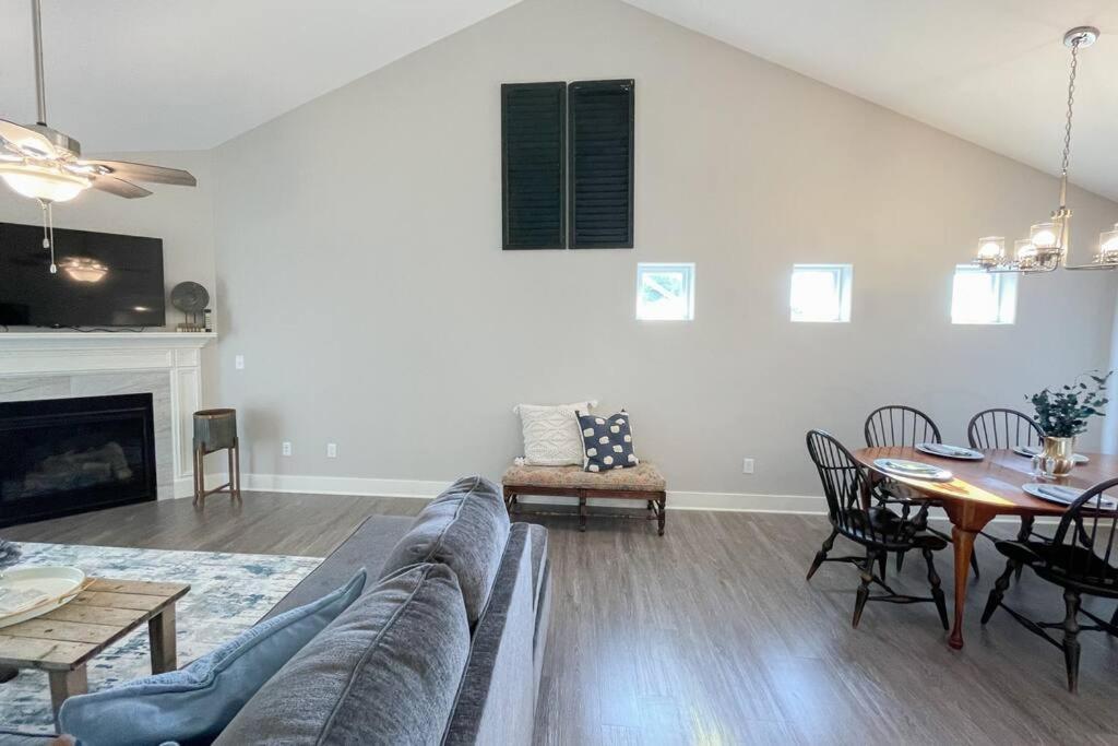 New Beautiful 3 Bedroom Condo In Bettendorf Exterior photo